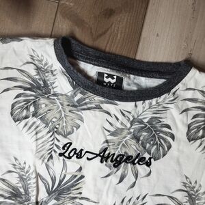 WXYZ Los Angeles Tropical Leaves Graphic Print Cotton T-Shirt Boys Size Medium
